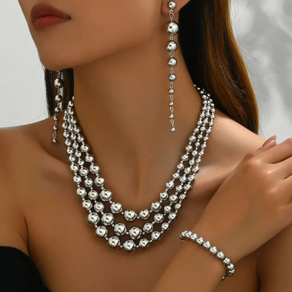 jewelry set in Gold with beaded and beaded