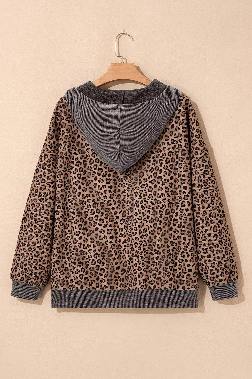 hoodie in black with leopard-print and drawstring
