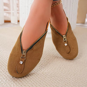 Chic Zipper Detail Flats Slip-ons in Black with zipper detail