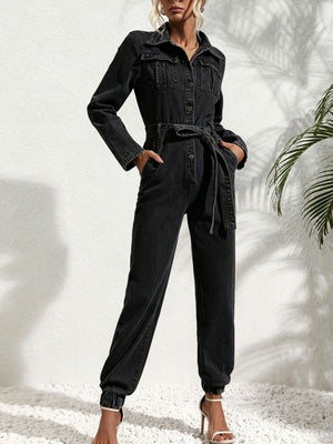 jumpsuit in Black with buttoned and full-length