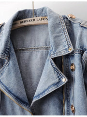 Medium regular denim jacket with collared