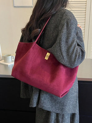 Black with tote with turn-lock closure 8