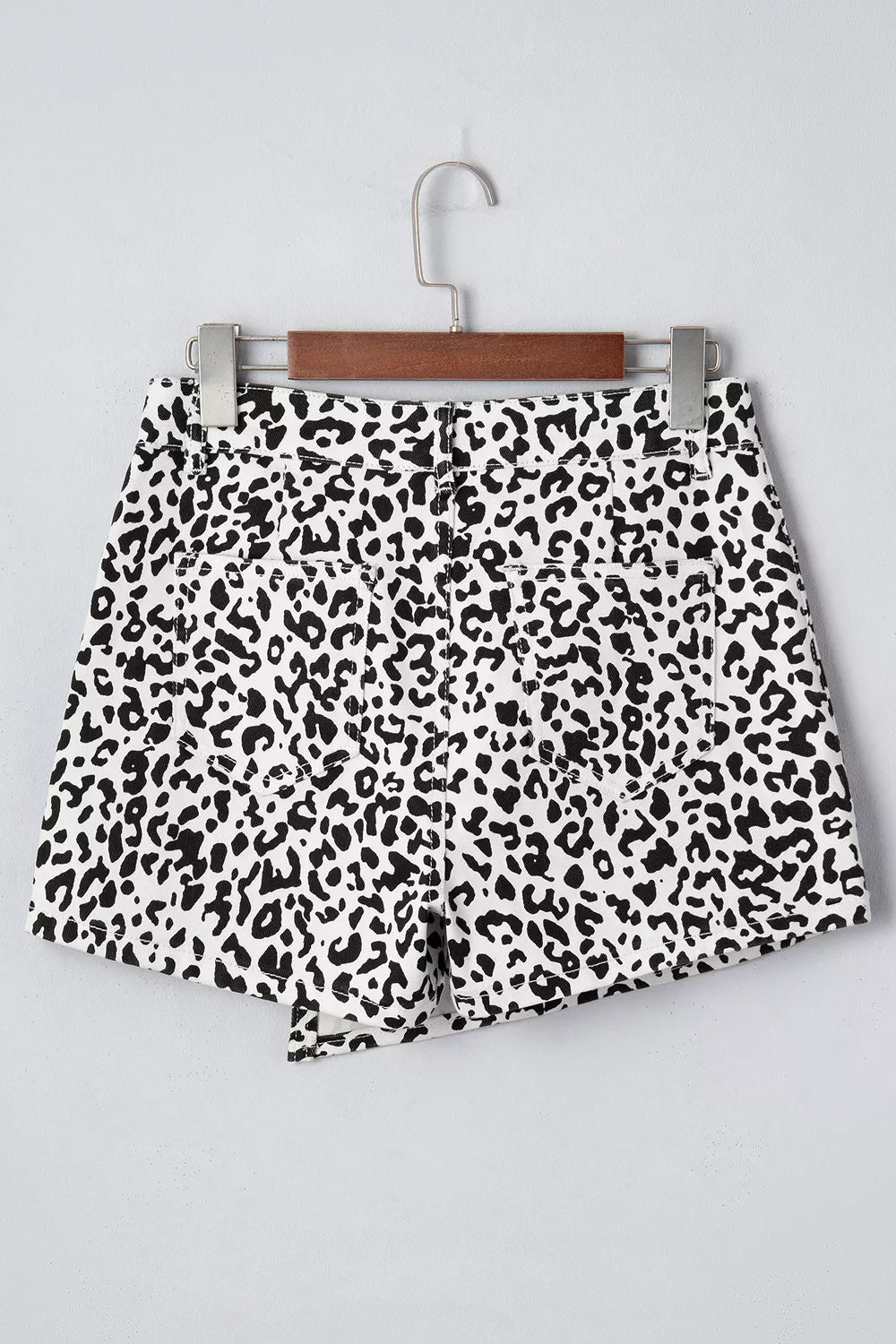 56 denim shorts in Leopard with regular silhouette