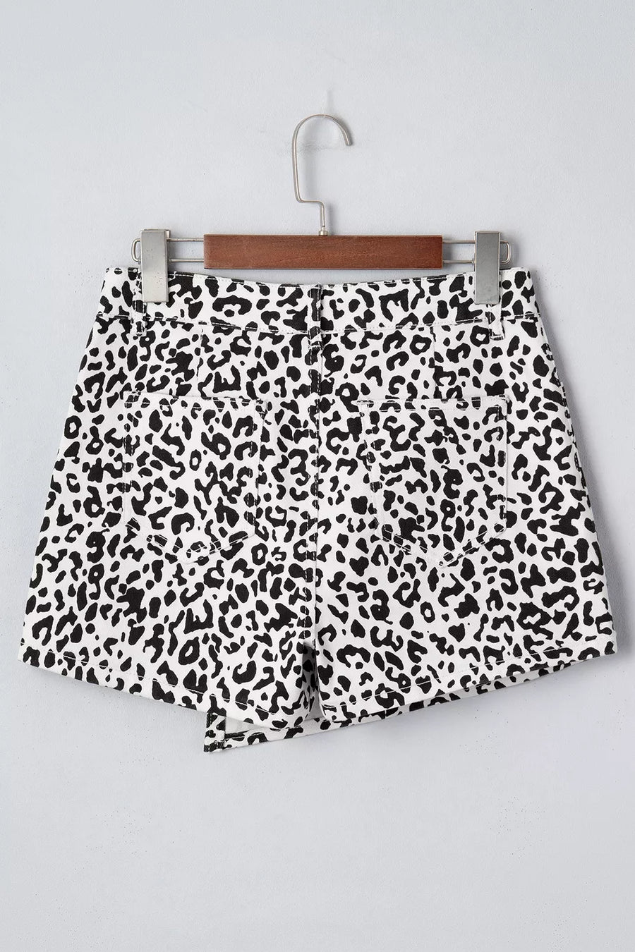 56 denim shorts in Leopard with regular silhouette
