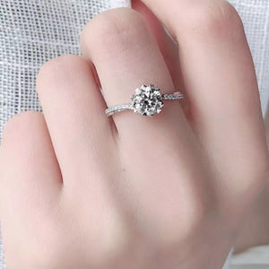 1 Carat 925 Sterling Silver Moissanite Ring in clear with solitaire setting
