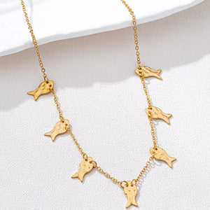 Gold necklace with choker and clasp