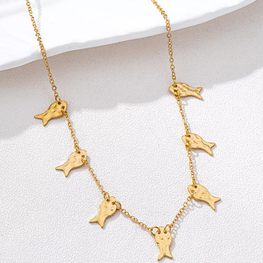 Gold necklace with choker and clasp