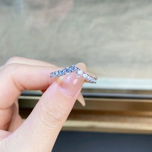 925 Sterling Silver Zircon V-Shaped Ring in clear with zircon stones