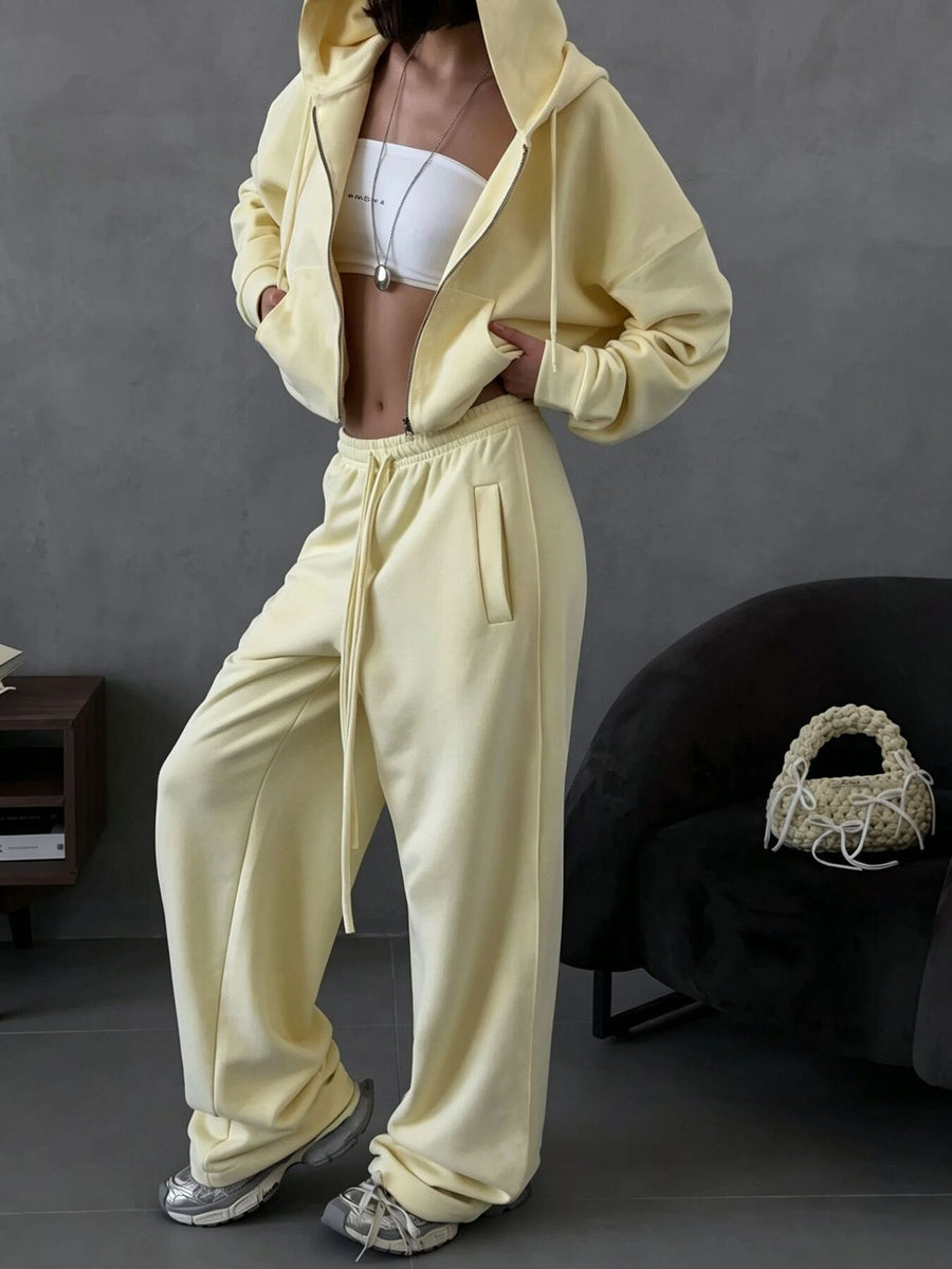 lounge set in Khaki with pocketed and cropped