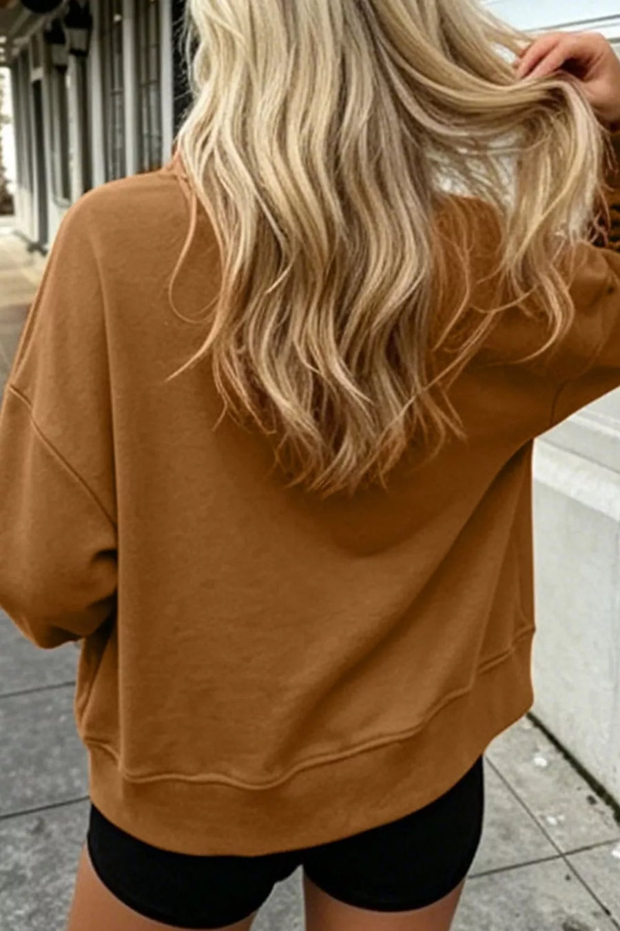 camel sweatshirt with hip-length and pullover