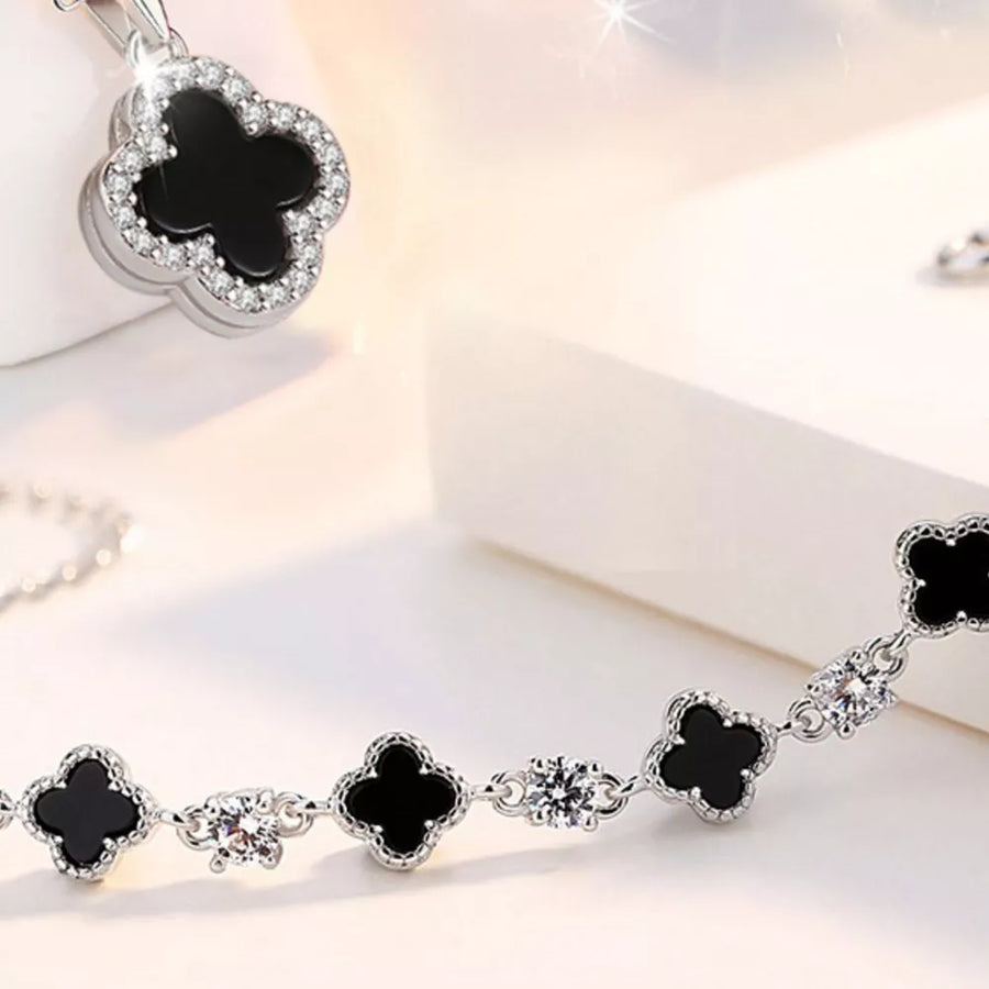 bracelet featuring clover motif in silver with 925 sterling silver,Agate Care instructions: Avoid wearing during exercise