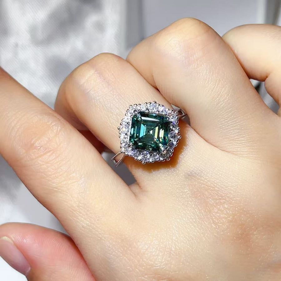 emerald green ring