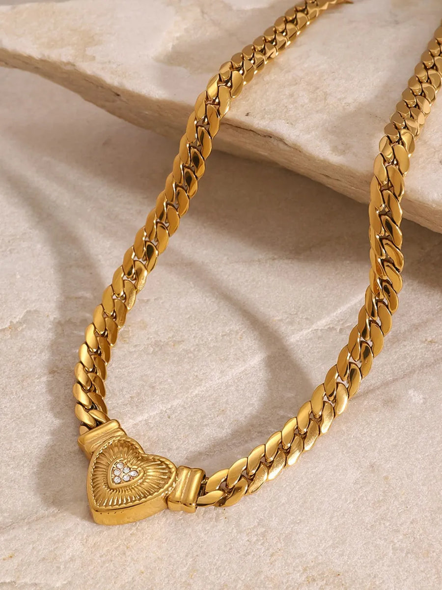 18k Gold-plated Inlaid Zircon Heart Necklace in Gold with 18K gold-plated