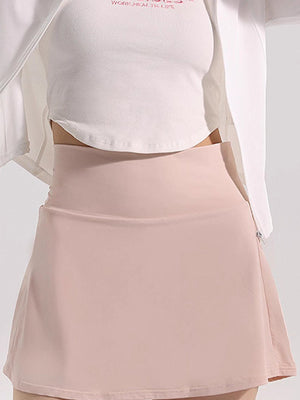 pleated skirt in White