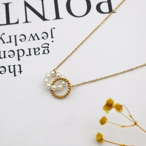 18k Gold-plated Pearl Twisted Pendant Necklace in gold with twisted pendant