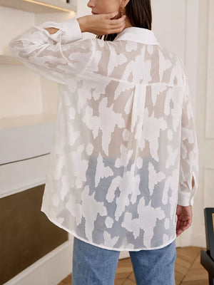 button-down shirt in White with butterfly-print and buttoned