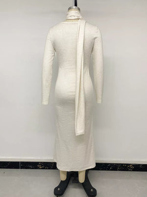 maxi dress in Apricot with round neck and long sleeve