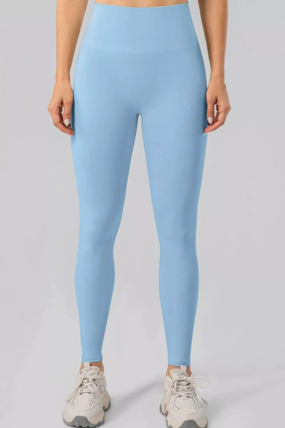leggings in Light Blue with high-waisted and full-length