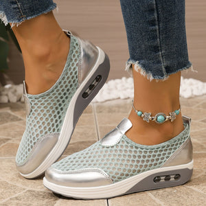 Round Toe Mesh Sneakers in Blue
