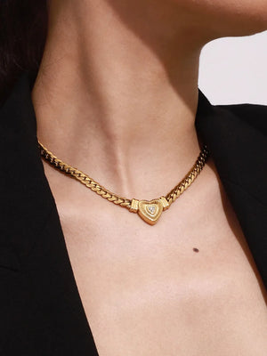 necklace in gold featuring 18K gold-plated and fitted fit