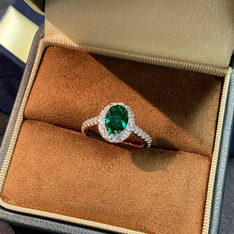 925 sterling silver,Growing Zambian emeralds Care instructions: Avoid wearing du ring in silver with n/a silhouette