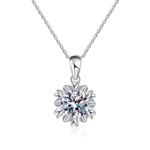 silver necklace with short and clasp