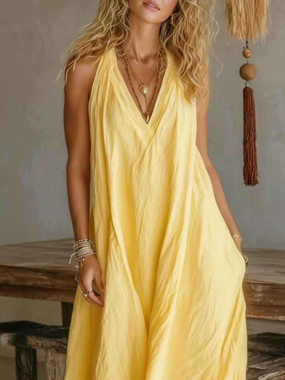 maxi dress in Dark Green with sleeveless and maxi