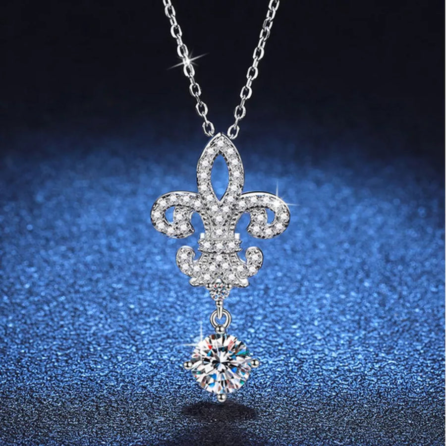 necklace in clear with pendant and princess length