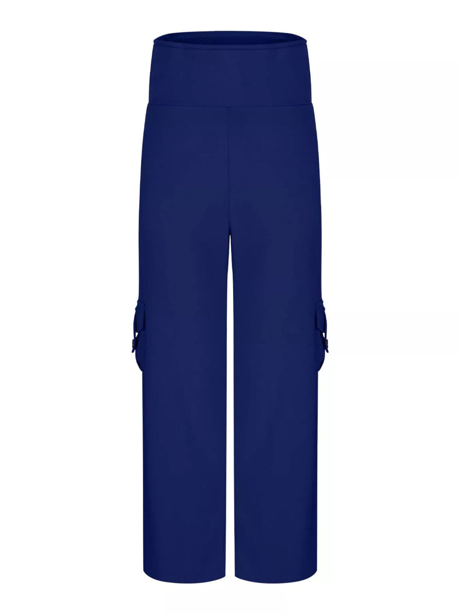 Blue pocketed high-waisted yoga pants with a flared silhouette and cargo pockets.