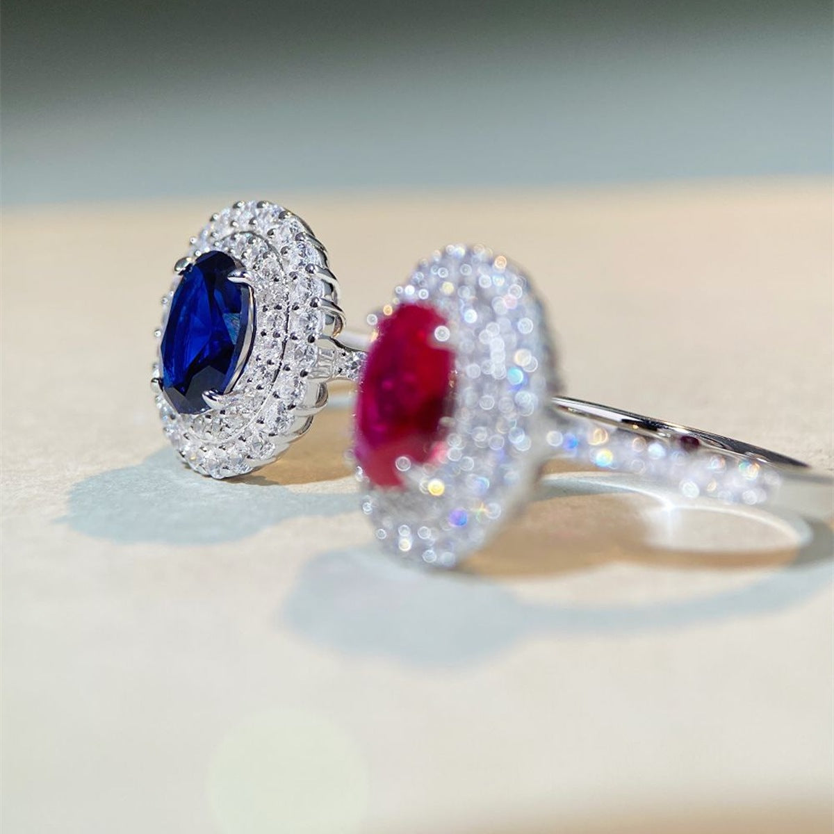 925 Sterling Silver Round Ring in silver with zircon stones