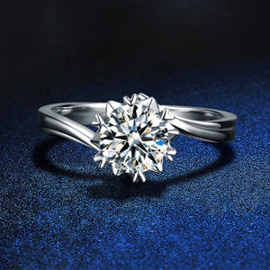 ring in silver featuring solitaire setting and classic fit