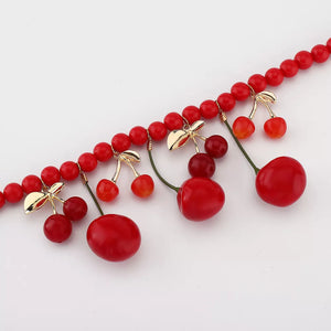 Cherry necklace with collar-length and clasp