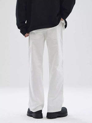 Relaxed fit white cotton chinos for men with a casual style.