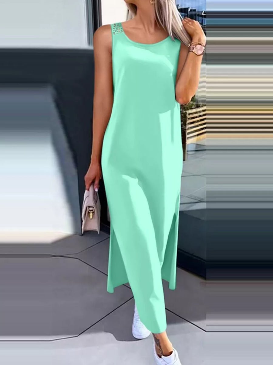 minimalist maxi dress in White with round neck