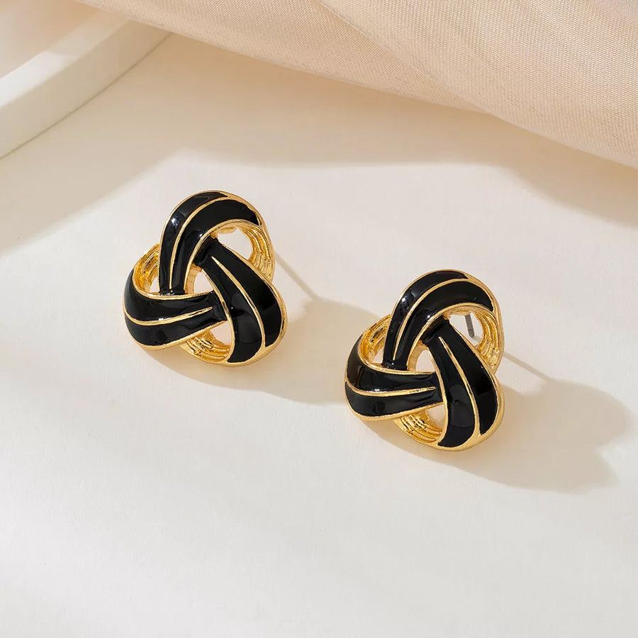 black earrings with 0.8 inches and post-back