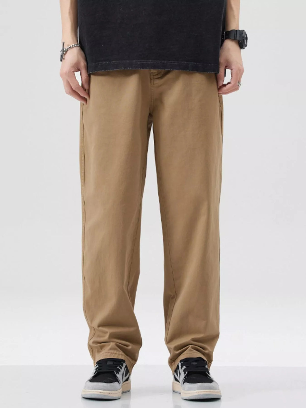 Khaki cotton relaxed fit men's pants with a casual look