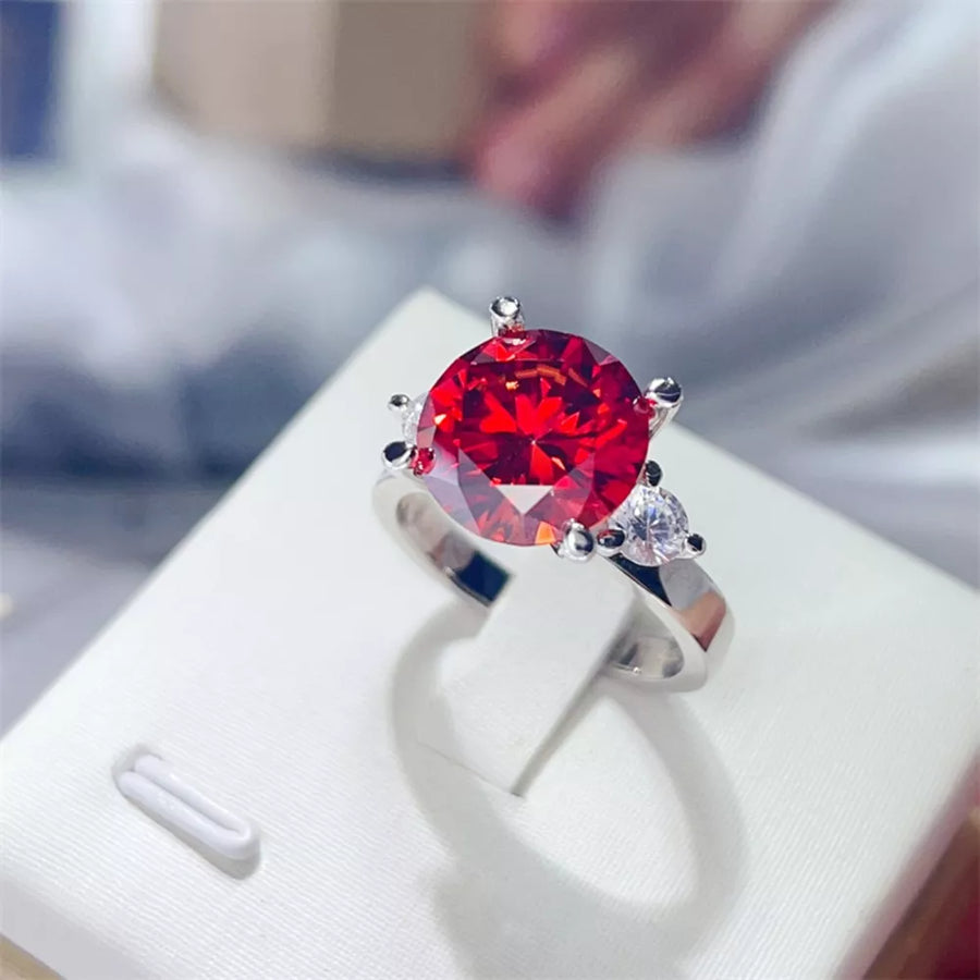 Platinum-Plated,925 sterling silver,Moissanite Carat weight: 5ct Care instructio ring in silver with straight silhouette