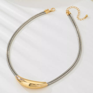 Two-tone 18k Gold-plated Curved Pendant Necklace in silver with two-tone