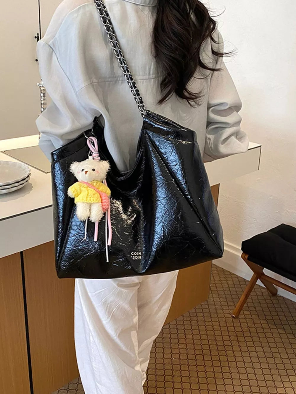 Pu Leather Large Shoulder Bag in Black
