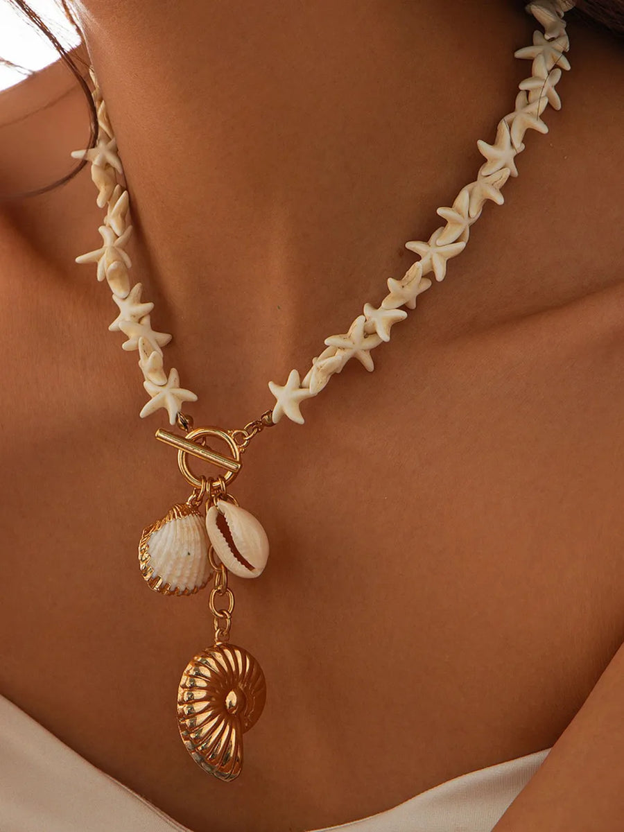 necklace in cream featuring pendant and pendant necklace fit