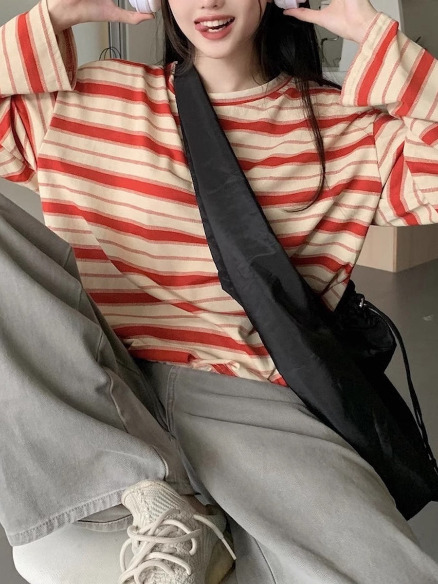classic t-shirt in Black-Striped with crew neck
