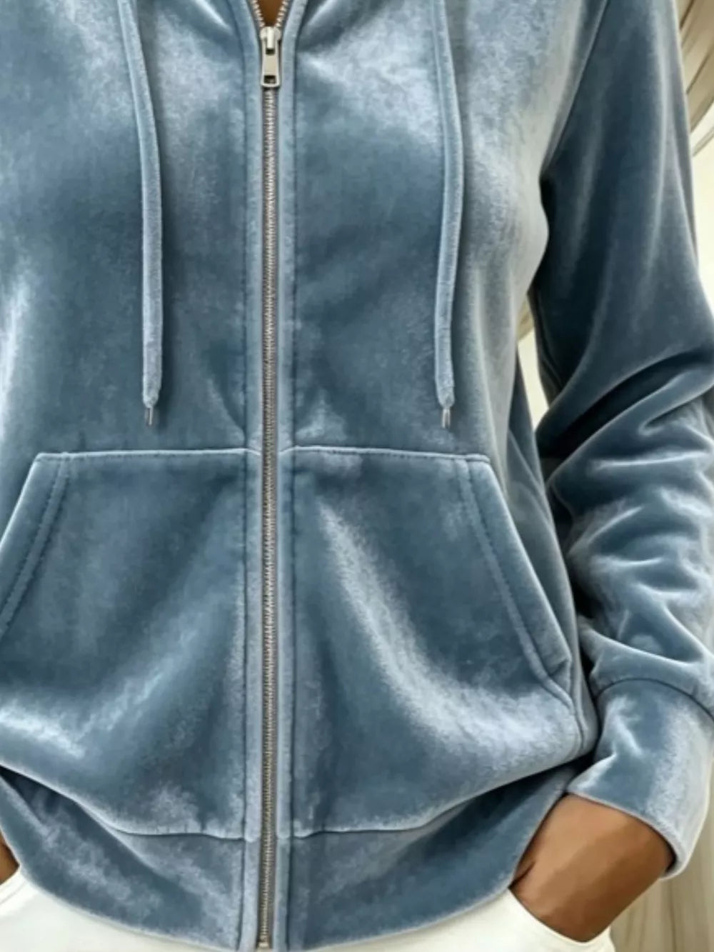athleisure zip hoodie in Black with hooded