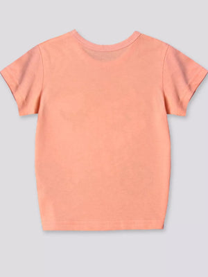 Peach t-shirt with short sleeves and crew neck