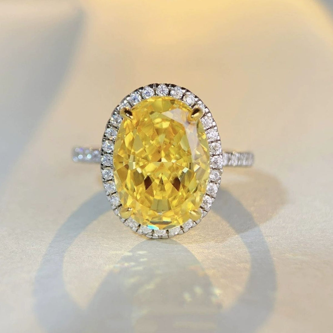 Halo 925 Sterling Silver Zircon Round Ring in yellow with halo setting