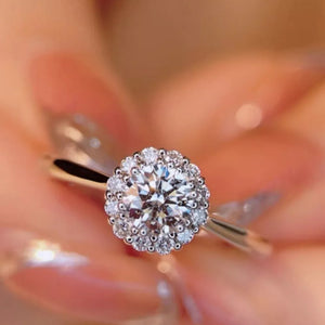 925 sterling silver,Moissanite Carat weight: 1ct Care instructions: Avoid wearin ring in Silver with fitted silhouette