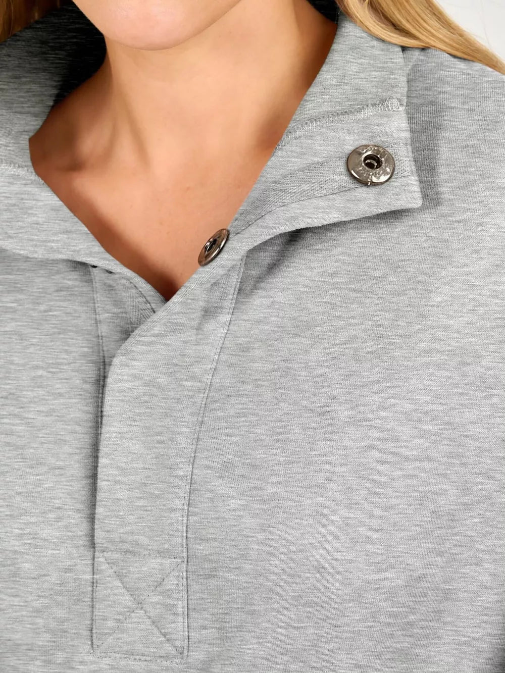 sweatshirt in Black with dropped shoulder and hip-length