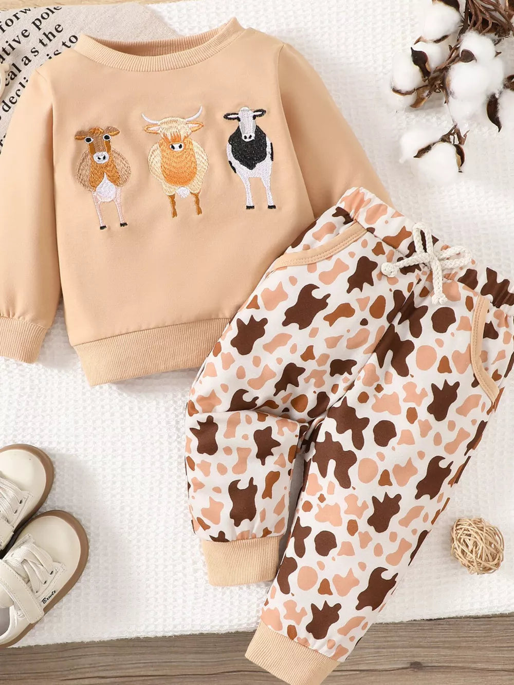 Off-white Children's Farm Animal Embroidered Top And Pants Set