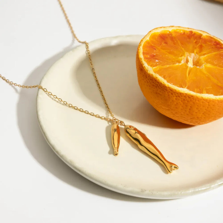 necklace in gold