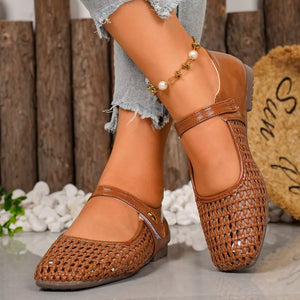 flats featuring woven in Brown with PU Leather, Rubber Imported Size &amp texture