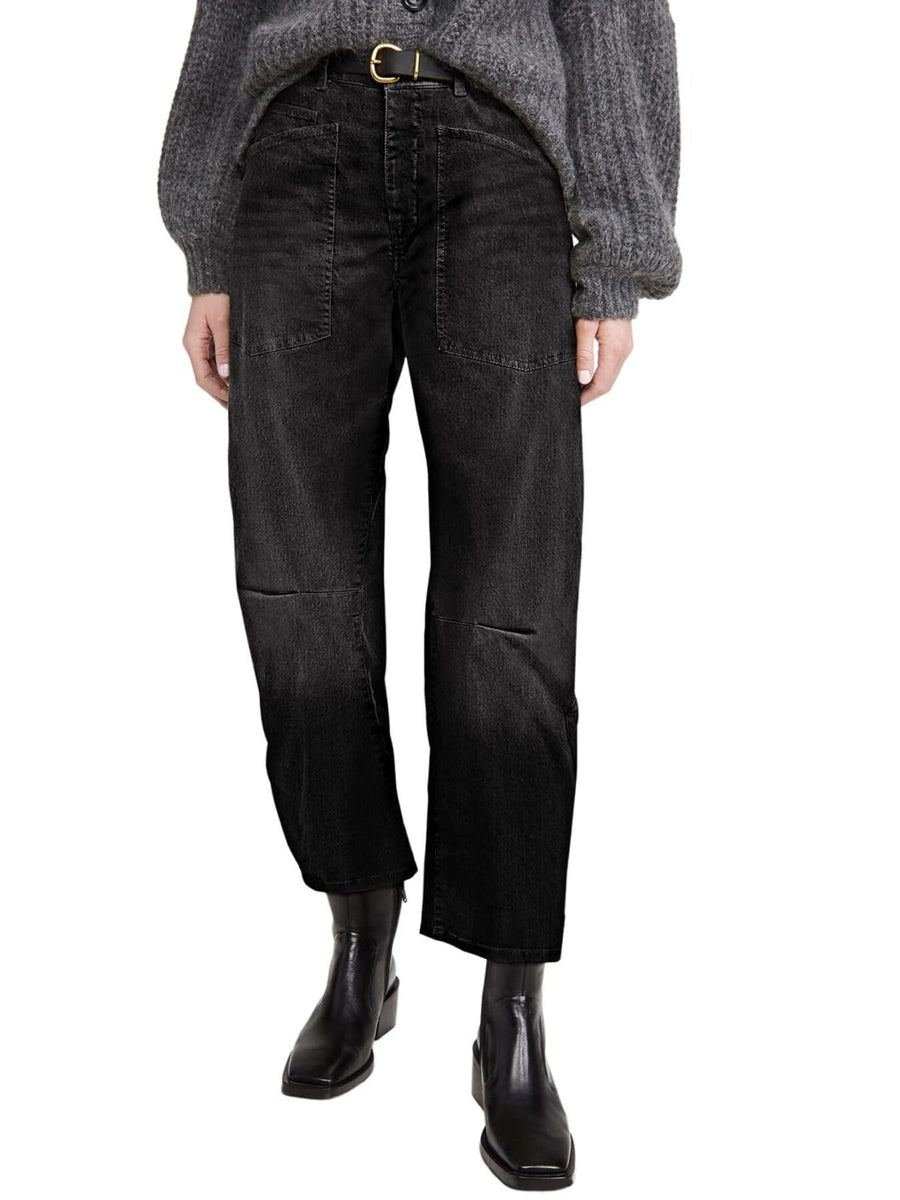 wide-leg jeans in light blue